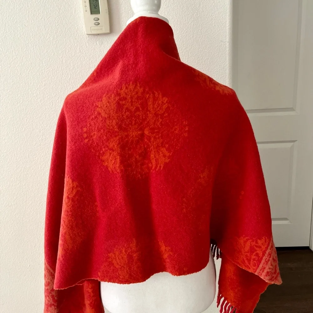 100% wool Cecchi Cecchi Elegant Red Holiday Shawl 25/53 inch